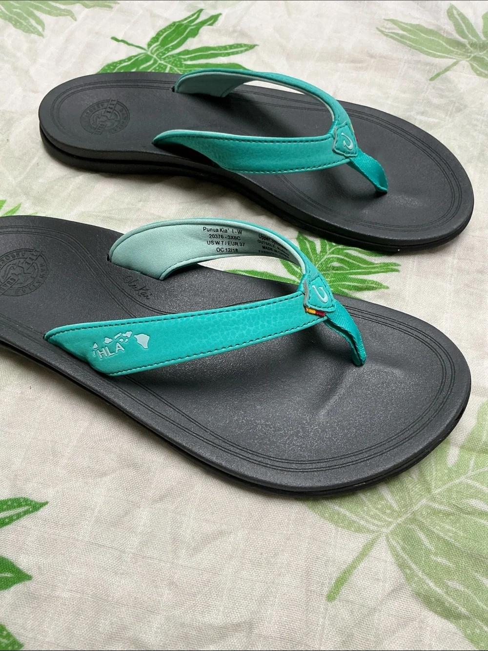 Olukai womens Hawaii lifeguard association punua kia’i slippers/ sandals. Size 7